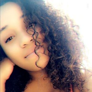 Meet your Posher, Kelli